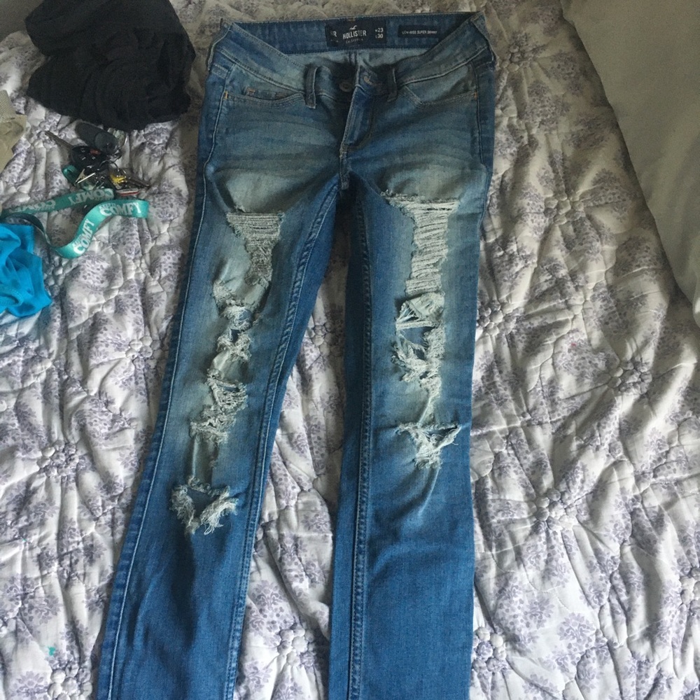 Hollister ripped skinny jeans
